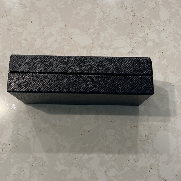 Prada Box - Picture 2 of 7